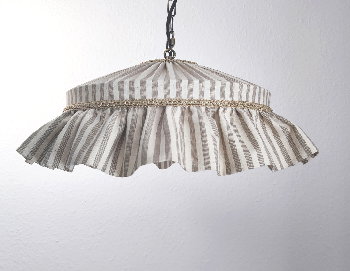 Ruffle lampshade beige stripes - MariaMarabellashades