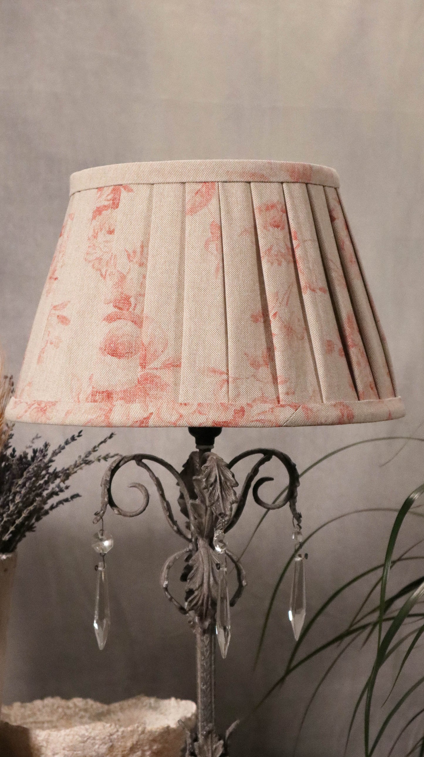 Red faded roses Pleated Lampshades, rustic style - MariaMarabellashades