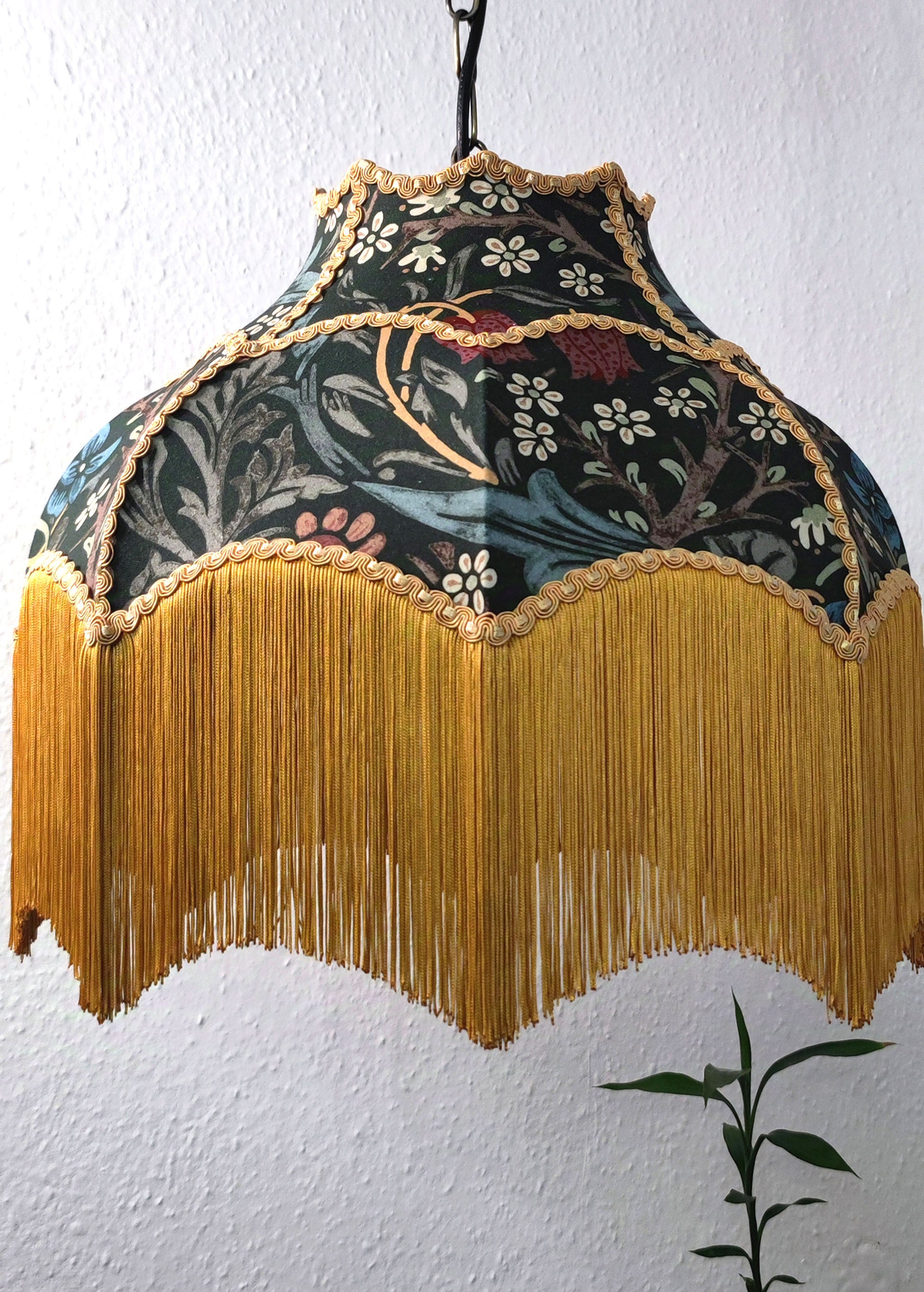 Fringed lampshade 