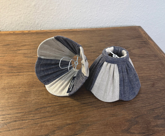 Pair of linen clip-on scalloped lampshades in indigo