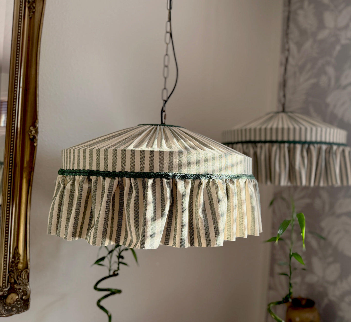Ruffle lampshade green stripes 