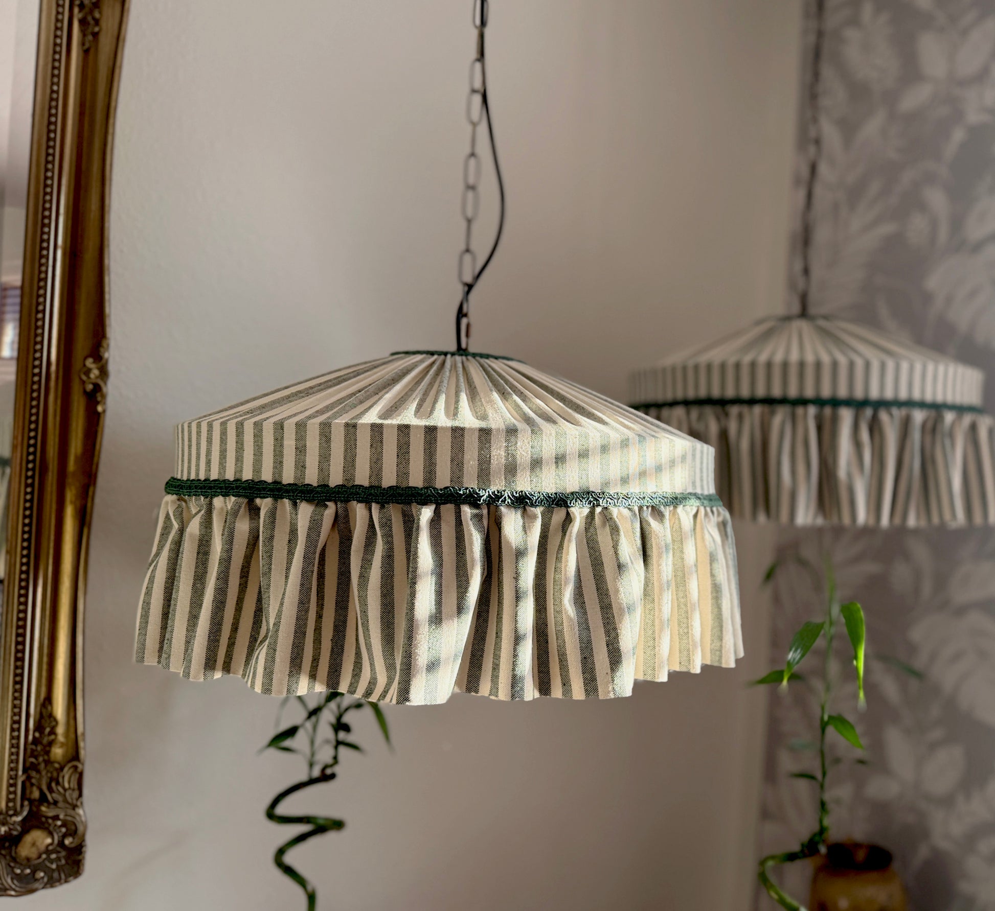 Ruffle lampshade green stripes 
